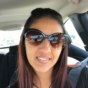 Meet your Posher, Yunaisa